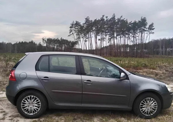 Volkswagen Golf cena 11000 przebieg: 223850, rok produkcji 2005 z Włoszczowa małe 37